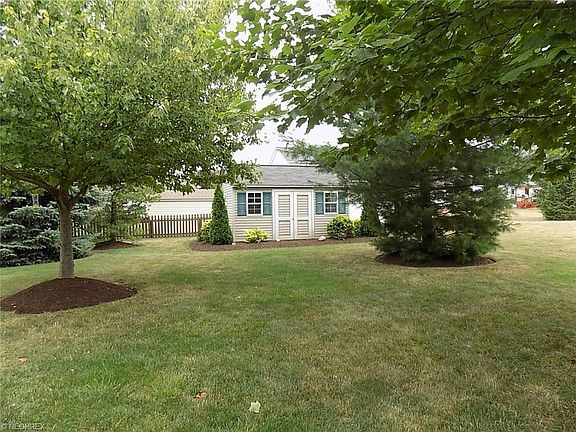 3rd image of 335 Ravenglass Blvd
