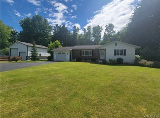 2973 Rosemarie Cir, Newfane, NY 14108