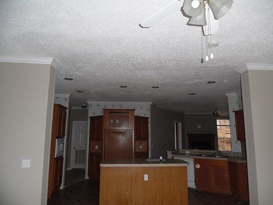 4th image of 7000 Cove Creek Dr