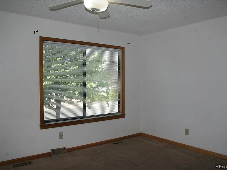 11095 E Kentucky Ave — Photo 5