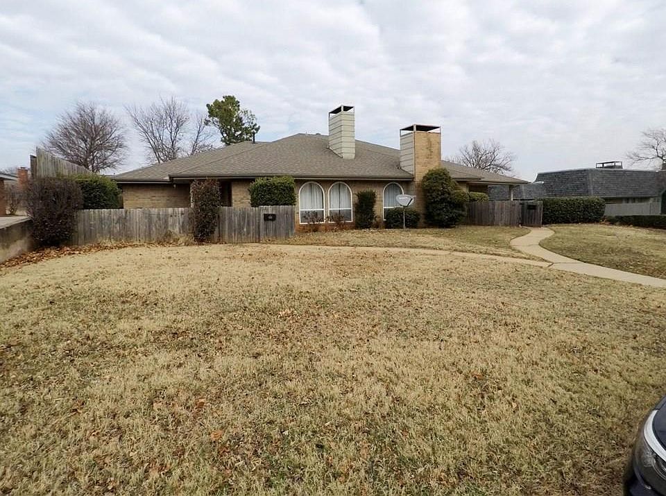 1st image of 2917 Rosewood Ln
