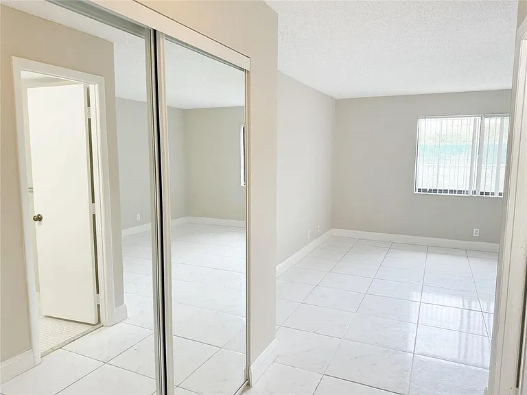 2788 Tennis Club Dr #101 — Photo 17