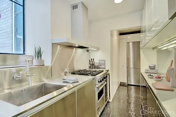 Sold by City Connections Realty | media 3