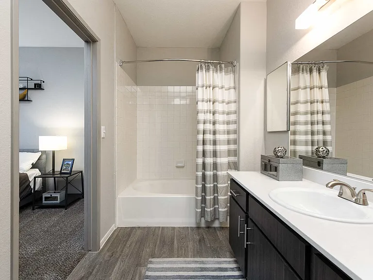 Remington Canyon Apartments — Photo 17