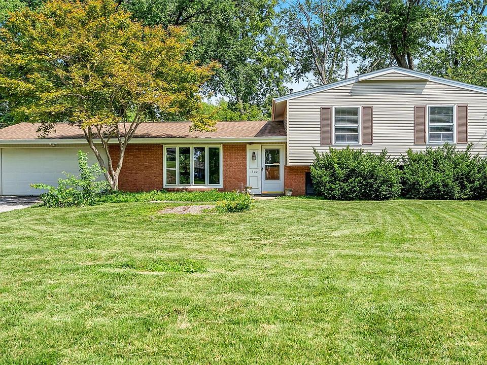 1st image of 1300 Land O Lakes Dr