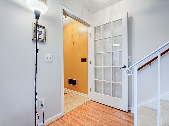 5th image of 101 Branchwood Ln