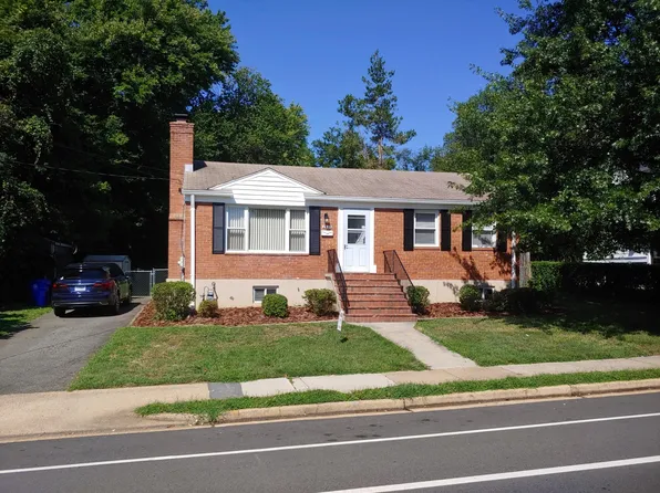 2824 N Sycamore St, Arlington, VA 22207