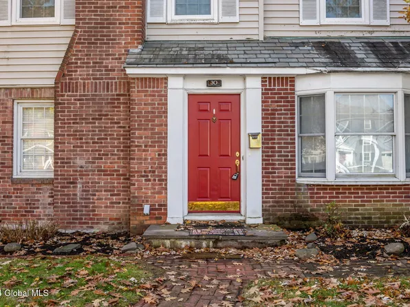 30 Buckingham Drive, Albany, NY 12208