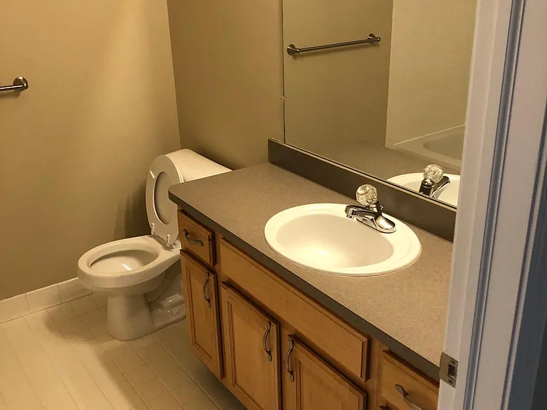45682 Warwick Dr — Photo 16