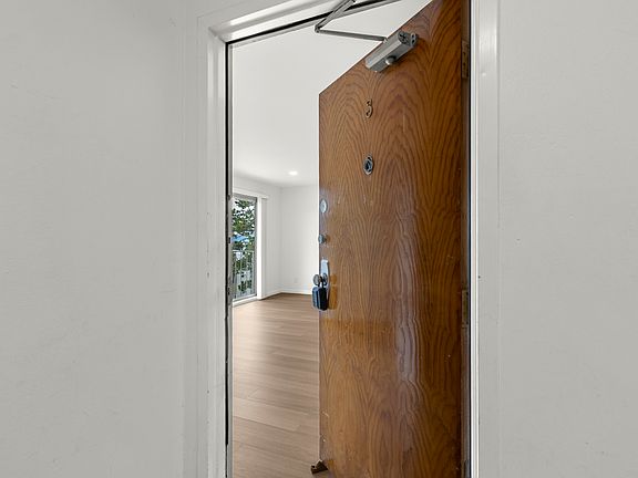 3rd image of 70 Crestline Dr APT 3