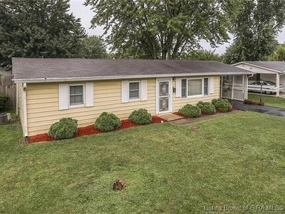 421 Pleasant Drive, New Whiteland, IN, 46184