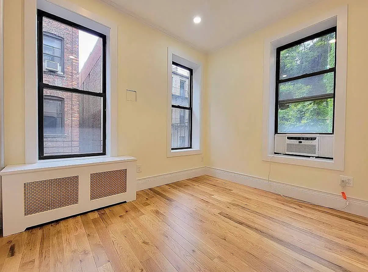131 Thompson Street — Photo 1