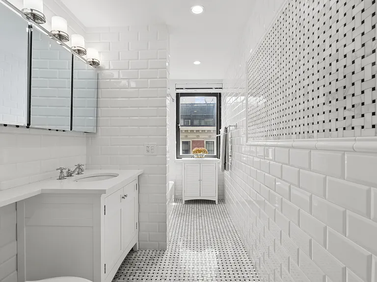 25 E 83rd St #10B — Photo 6