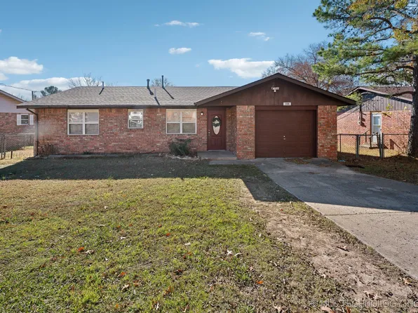 326 Tanglewood Dr, Tahlequah, OK 74464