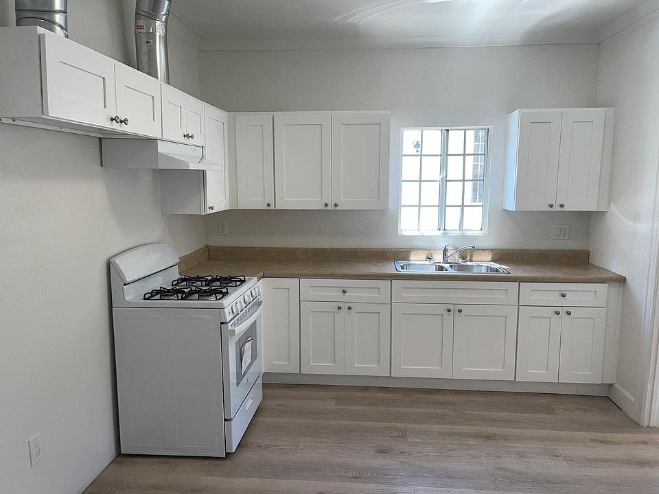 1st image of 5016 S Normandie Ave