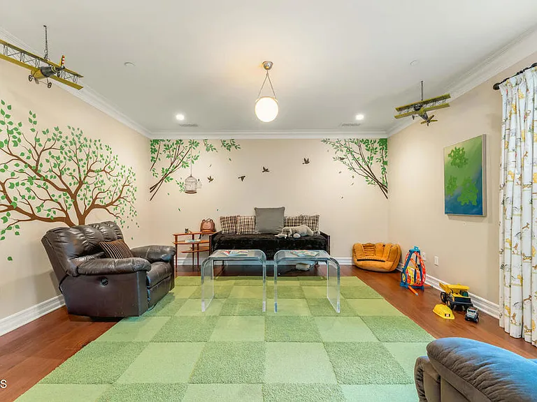 1410 Hillcrest Ave — Photo 30