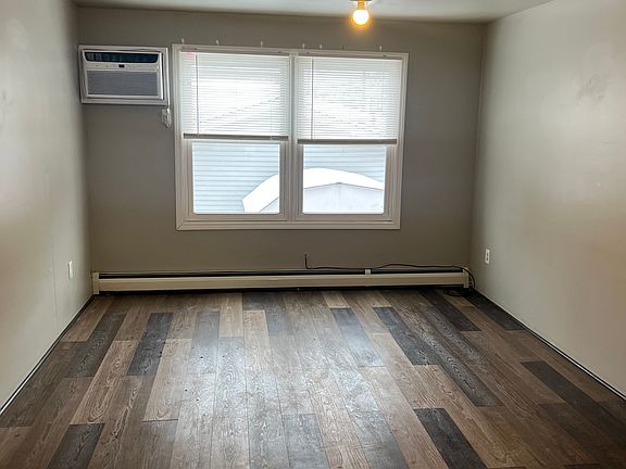 4th image of 1217 Lawrence Ave APT 2