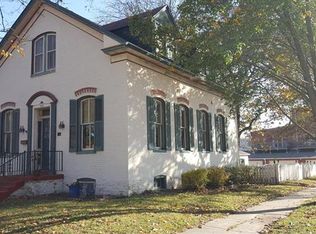 900 9th St, Highland, IL 62249