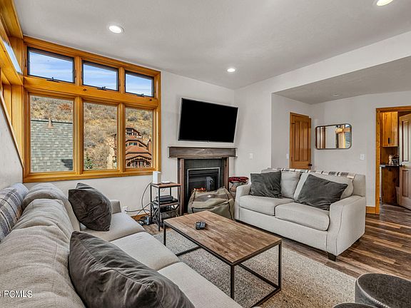 3rd image of 506 Ontario Ave #B