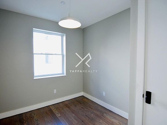 5th image of 806 Saint Johns Pl #2D