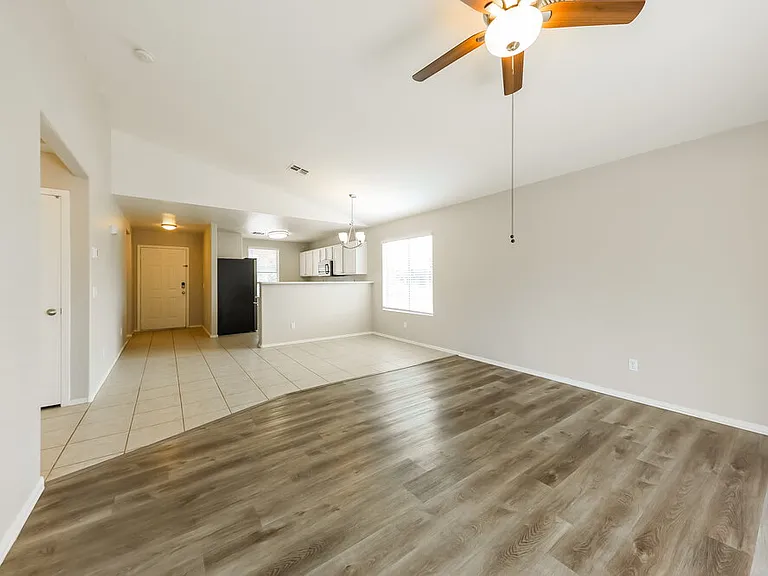 11335 W Crestbrook Dr — Photo 5