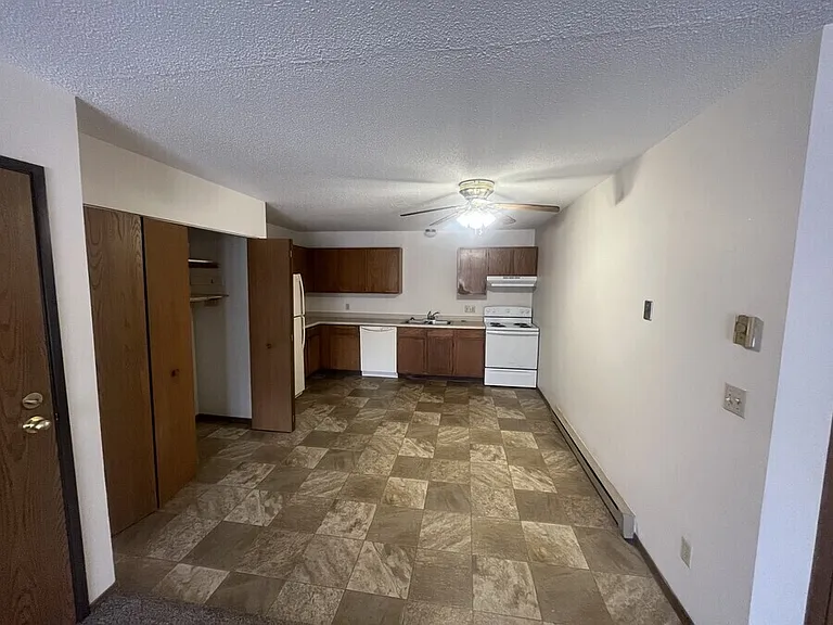 851 Driftwood Dr #1 — Photo 2