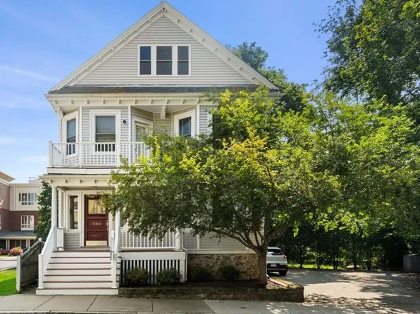 566 Heath St #1, Brookline, MA 02467