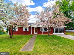 25 Woodland Park Dr, Luray, VA 22835