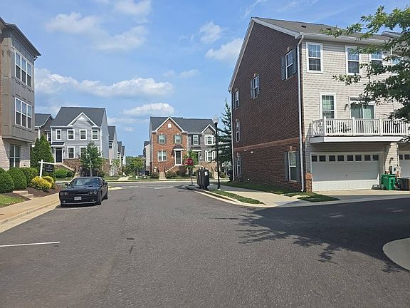 5th image of 10605 Eastland Cir
