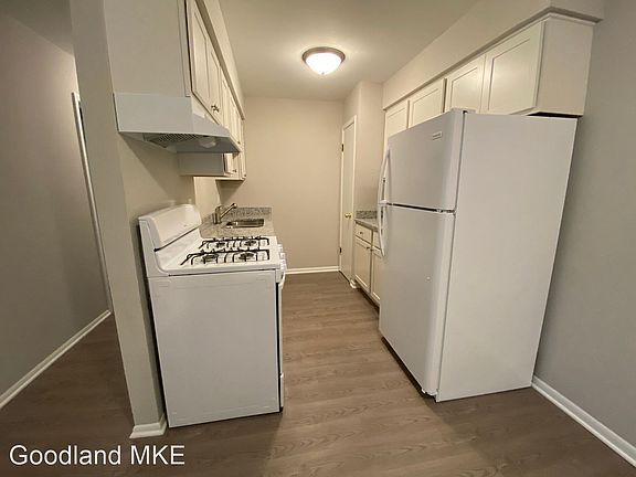 5th image of 2210 W College Ave #12