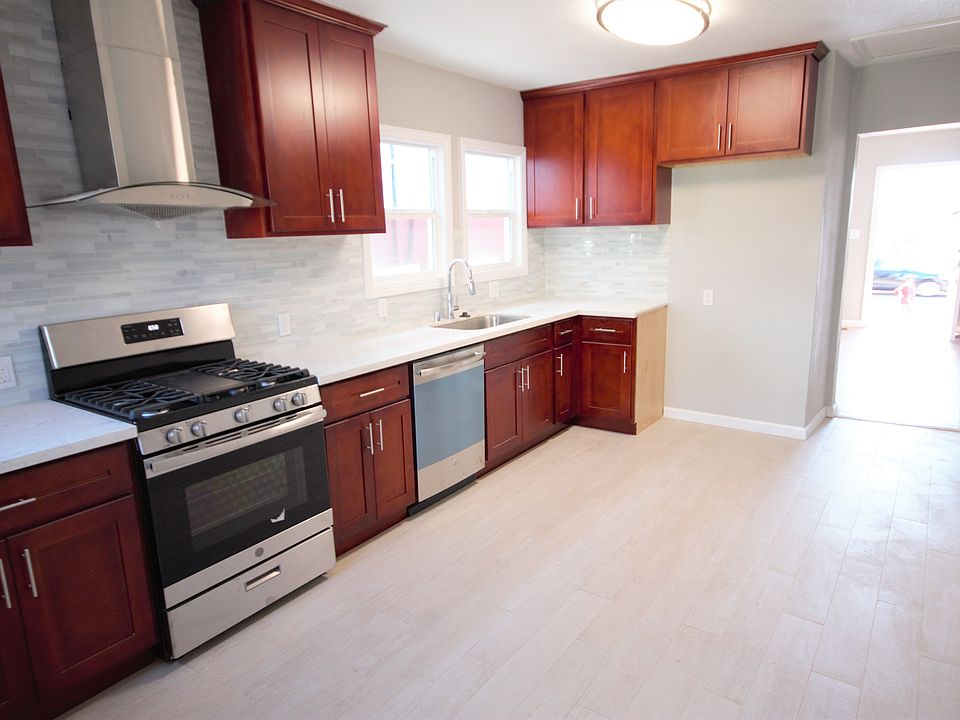 1st image of 9124 Thermal St