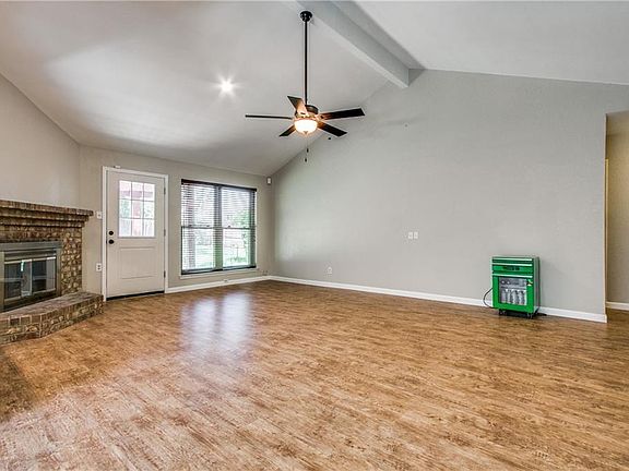 4th image of 5421 Briar Ln