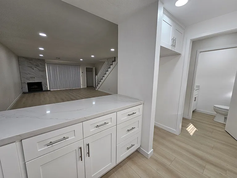 459 E Orange Grove Ave #F — Photo 4