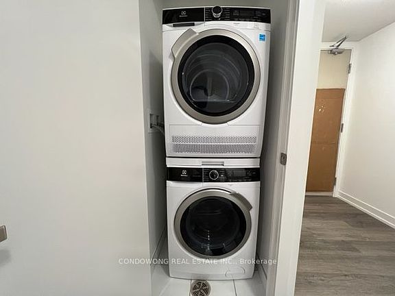 5th image of 55 Cooper Ln #2109