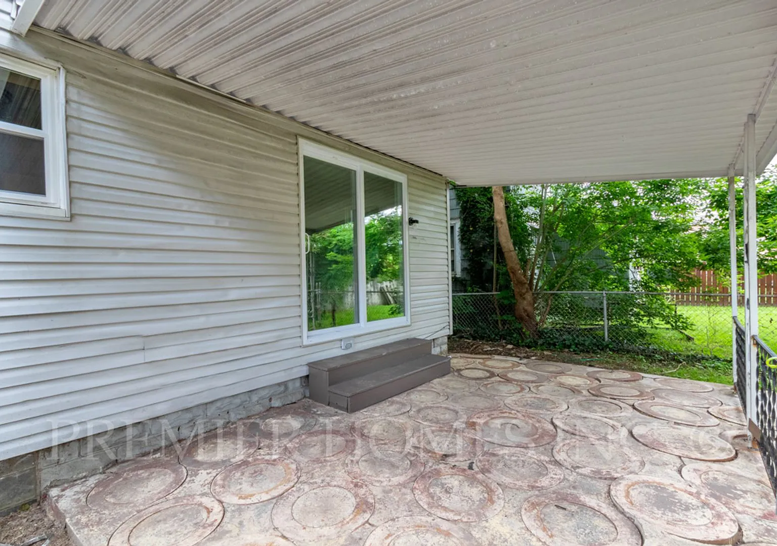 Park-Front Renovated 3BR/1BA with Huge Porch & 3-Car Garage! -415 Elgin Ave NW — Photo 3