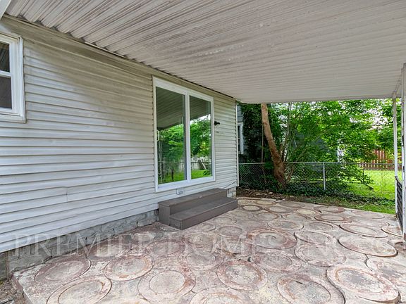 3rd image of 415 Elgin Ave NW