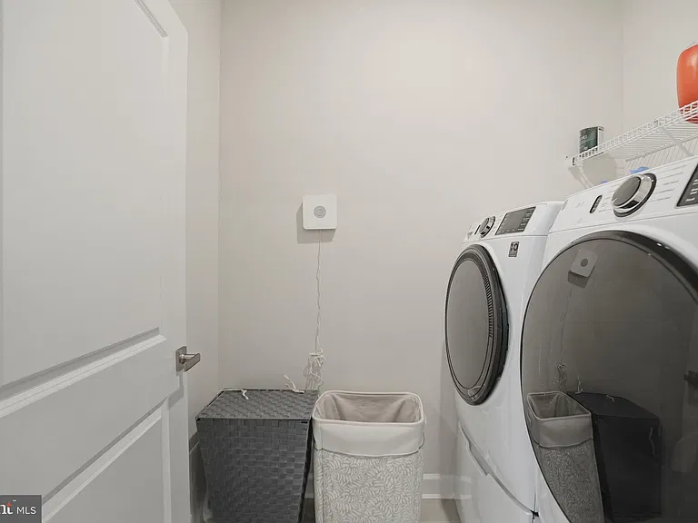 411 W Ponds Edge Dr — Photo 33