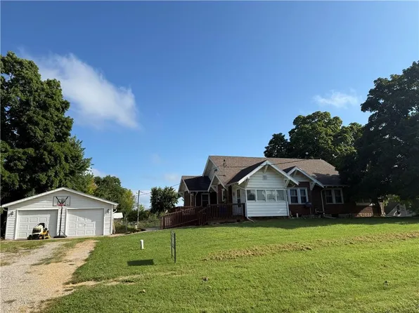 302 N Market St, Gallatin, MO 64640