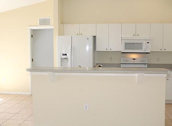 5th image of 1002 NW 17th St
