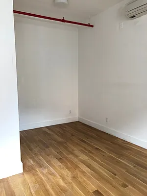 Rented by 517-525 West 45 LLC | media 9