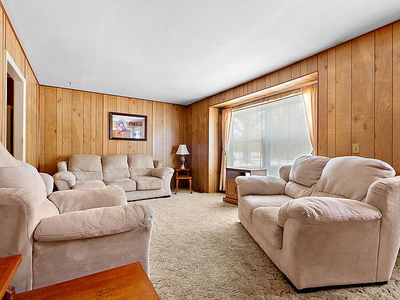 5th image of 36259 Mill Lake Rd