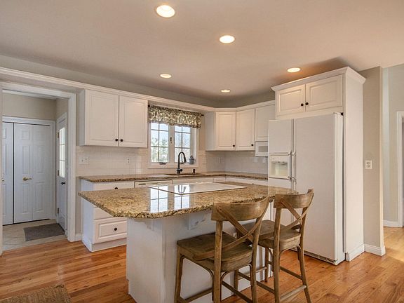 4th image of 7379 Cuesta Way Dr NE