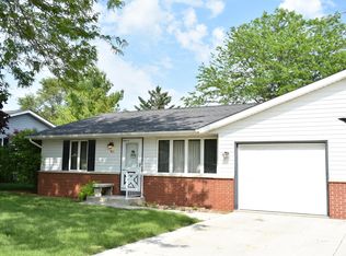 413 N 13th St, Oostburg, WI 53070