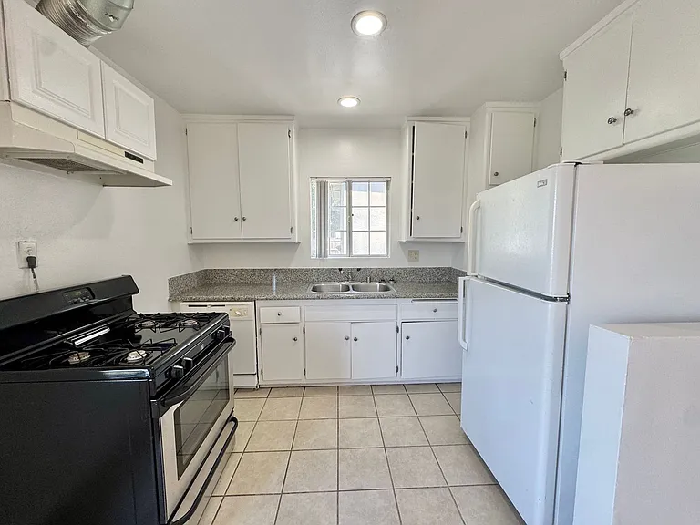 3419 Club Dr — Photo 24