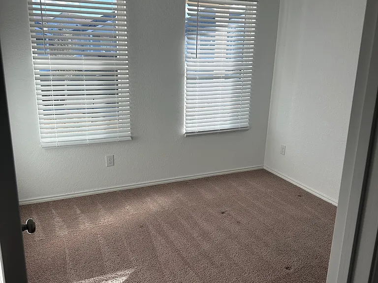 1130 Moraine Pl — Photo 6