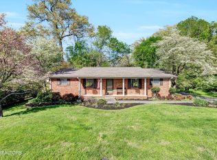 416 Sherwood Dr, Maryville, TN 37801