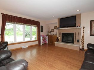 1308 Sunny Dale Ct, Hubertus, WI 53033