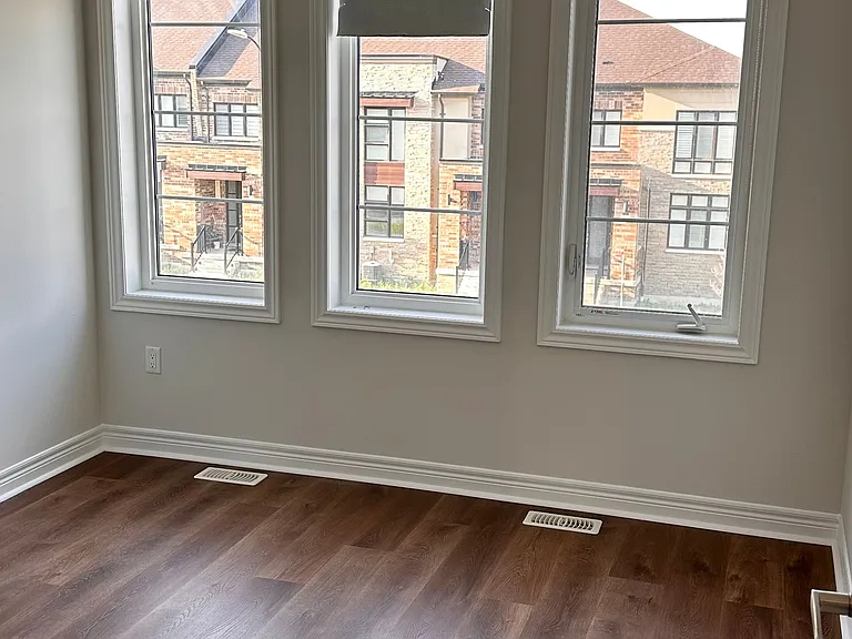 220 Coronation Rd — Photo 18