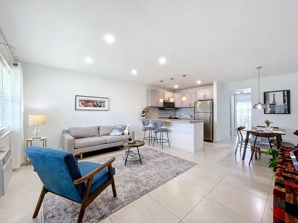 410 Chatham T, West Palm Beach, FL 33417