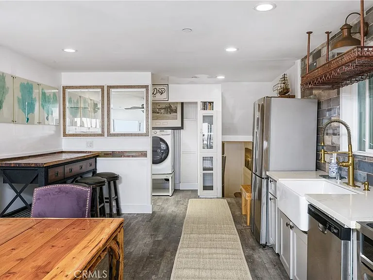 2214 W Oceanfront #A — Photo 6